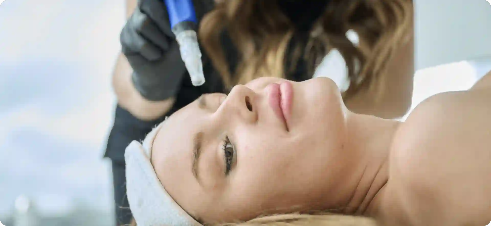 How Do Microneedles Trigger New Collagen and Elastin in Loose Skin Maidstone?